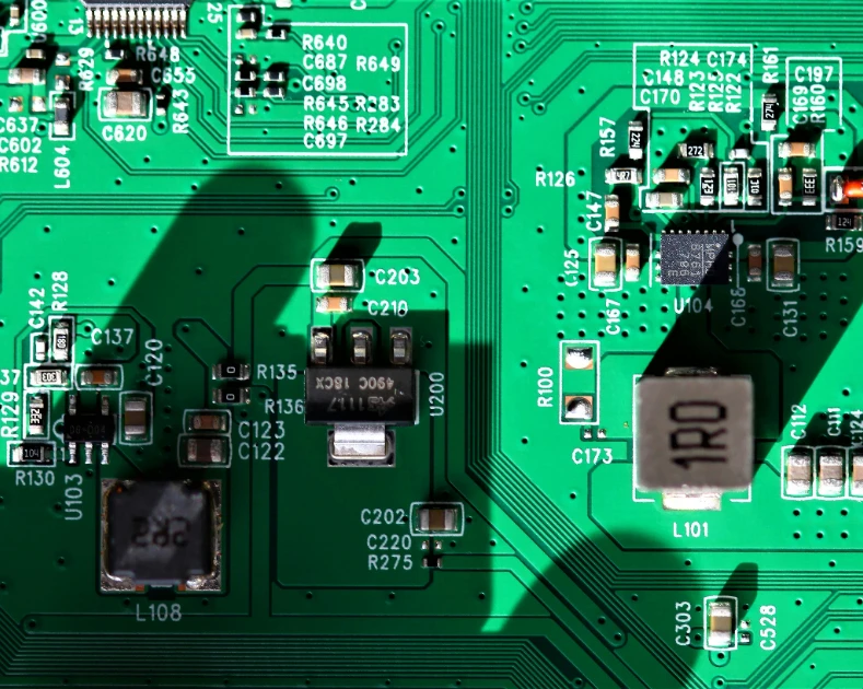The translation of "How PCB Panelization Affects SMT Assembly Efficiency and Cost" into German is:

"Wie die Panelisierung von Leiterplatten die Effizienz und Kosten der SMT-Montage beeinflusst."